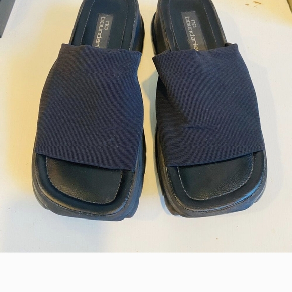 No Boundaries Black Slide Sandals - Picture 1 of 2